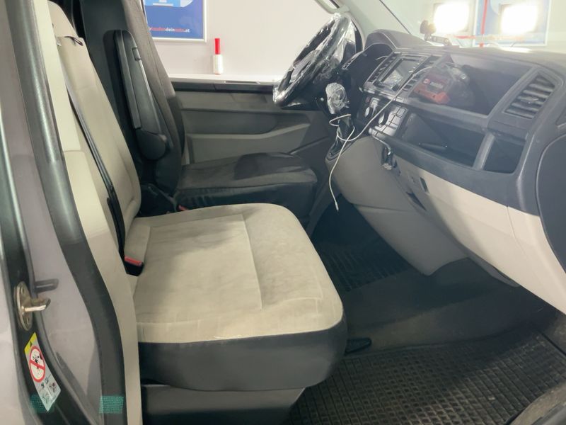 Volkswagen T6 Transporter 2.0 TDI Kasten 4Motion 2017 – снимка 17