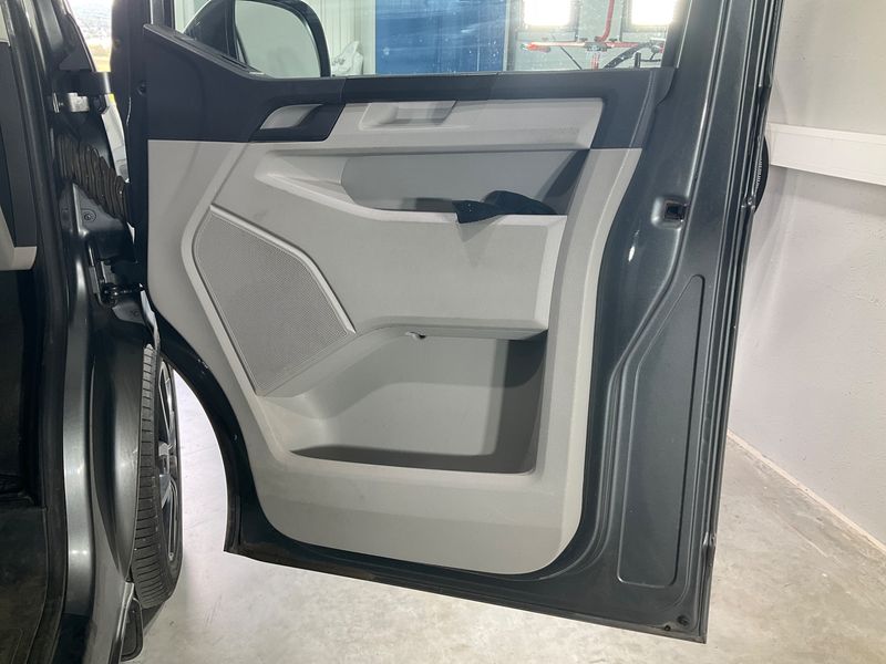 Volkswagen T6 Transporter 2.0 TDI Kasten 4Motion 2017 – снимка 39