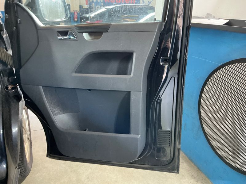 Volkswagen T5 Caravelle 2.0 TDI Comfortline lang 2014 – снимка 36
