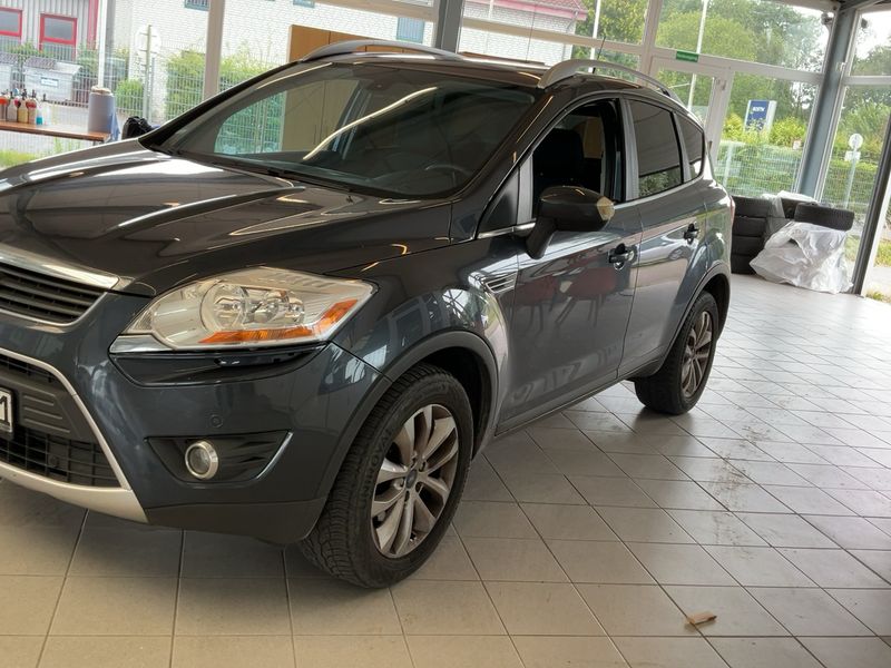 Ford Kuga 2.0 TDCi Titanium 2010 – снимка 2