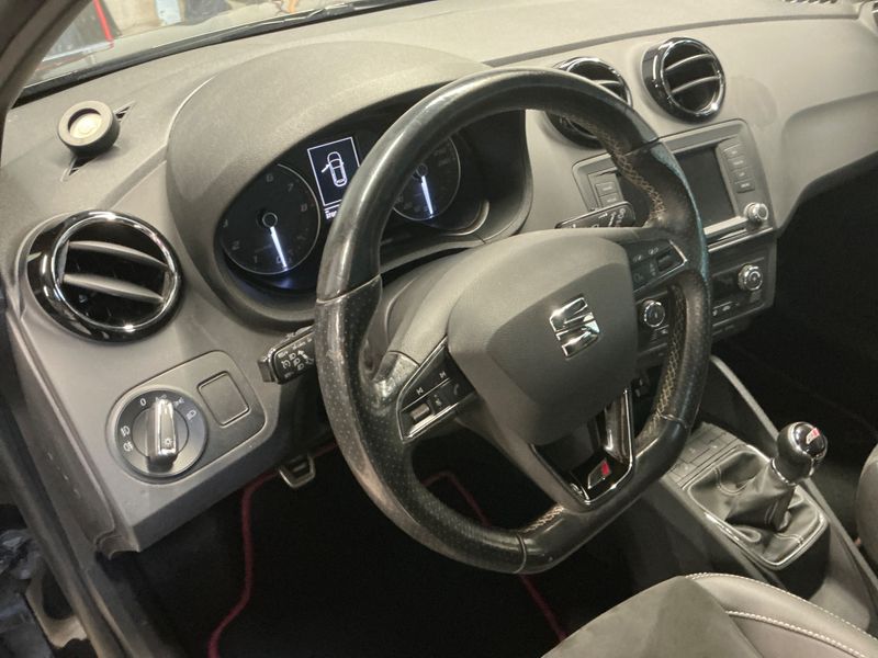 Seat Ibiza 1.8 TSI Cupra 2016 – снимка 23