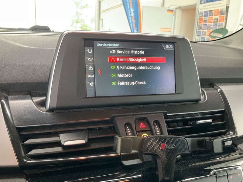 BMW 2er 216d Active Tourer Advantage 2017 – снимка 22