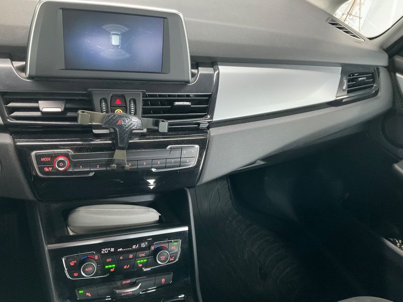 BMW 2er 216d Active Tourer Advantage 2017 – снимка 31