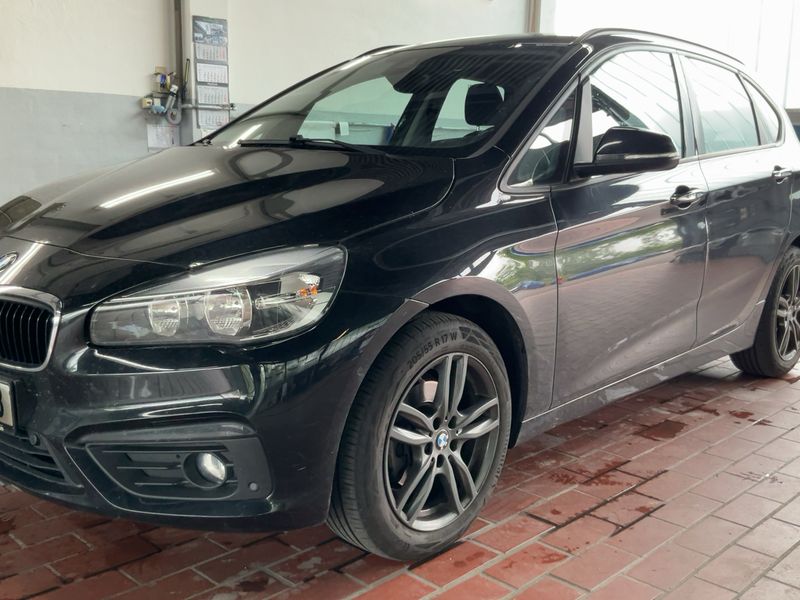 BMW 2er 216d Active Tourer Advantage 2017 – снимка 2