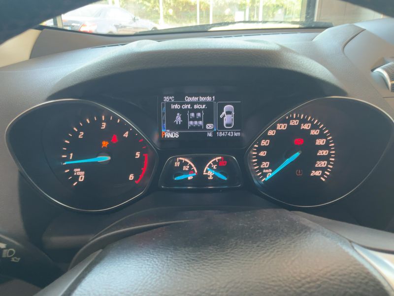 Ford Kuga 2.0 TDCi Titanium 2016 – снимка 18