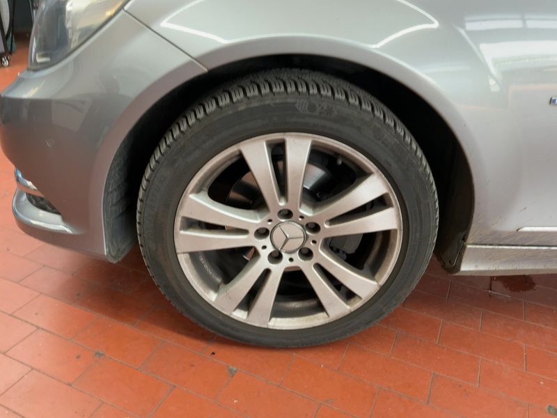 Mercedes-Benz C-Klasse C 180 CGI T BlueEfficiency Avantgarde 2011 – снимка 3