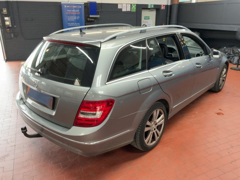 Mercedes-Benz C-Klasse C 180 CGI T BlueEfficiency Avantgarde 2011 – снимка 8