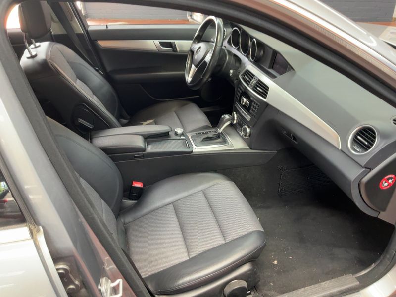 Mercedes-Benz C-Klasse C 180 CGI T BlueEfficiency Avantgarde 2011 – снимка 16