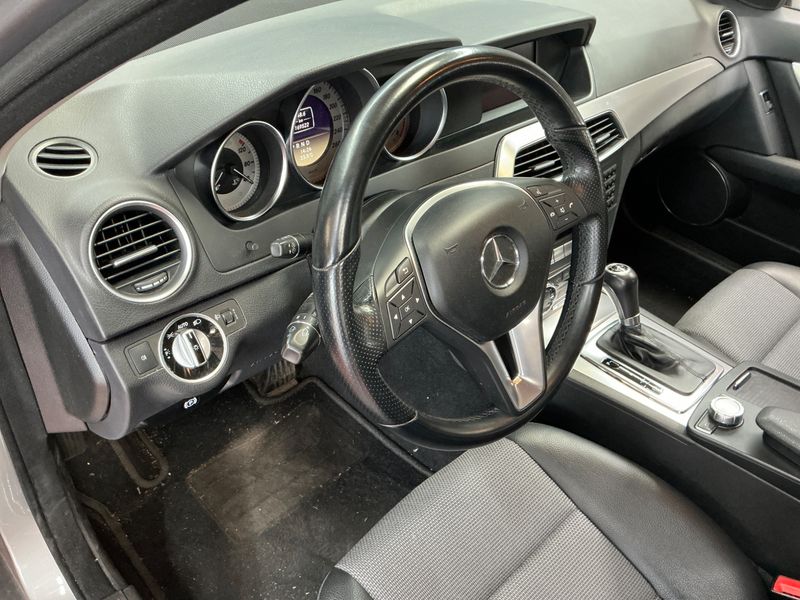 Mercedes-Benz C-Klasse C 180 CGI T BlueEfficiency Avantgarde 2011 – снимка 27