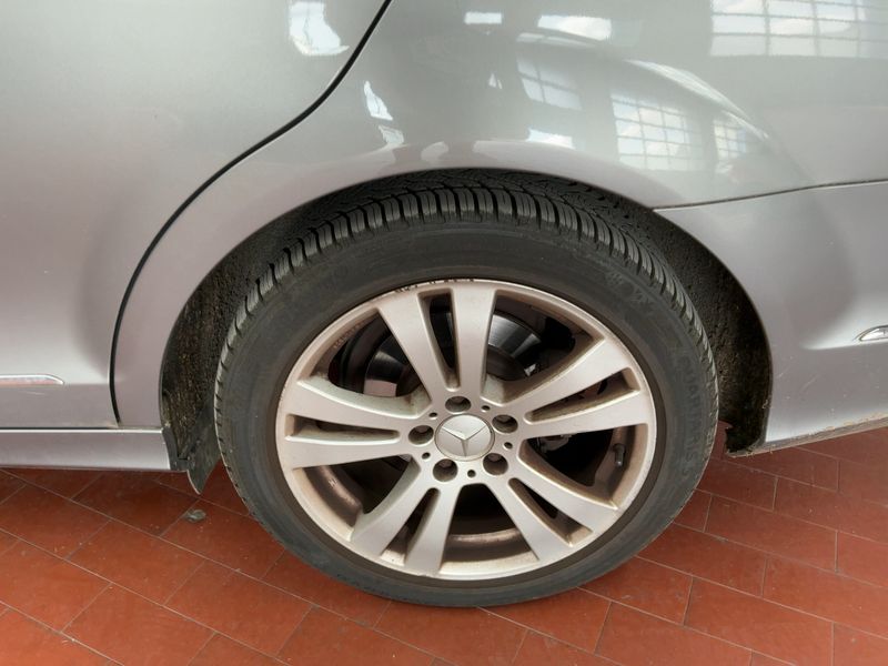 Mercedes-Benz C-Klasse C 180 CGI T BlueEfficiency Avantgarde 2011 – снимка 5