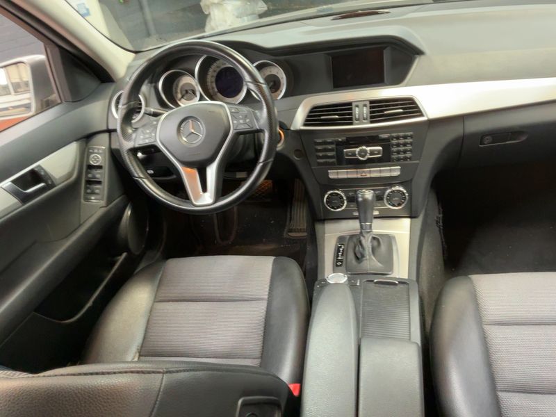 Mercedes-Benz C-Klasse C 180 CGI T BlueEfficiency Avantgarde 2011 – снимка 17