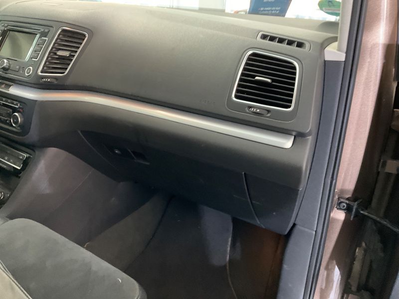 Volkswagen Sharan 2.0 TDI Highline BlueMotion Tech 2011 – снимка 24