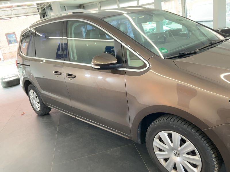 Volkswagen Sharan 2.0 TDI Highline BlueMotion Tech 2011 – снимка 12