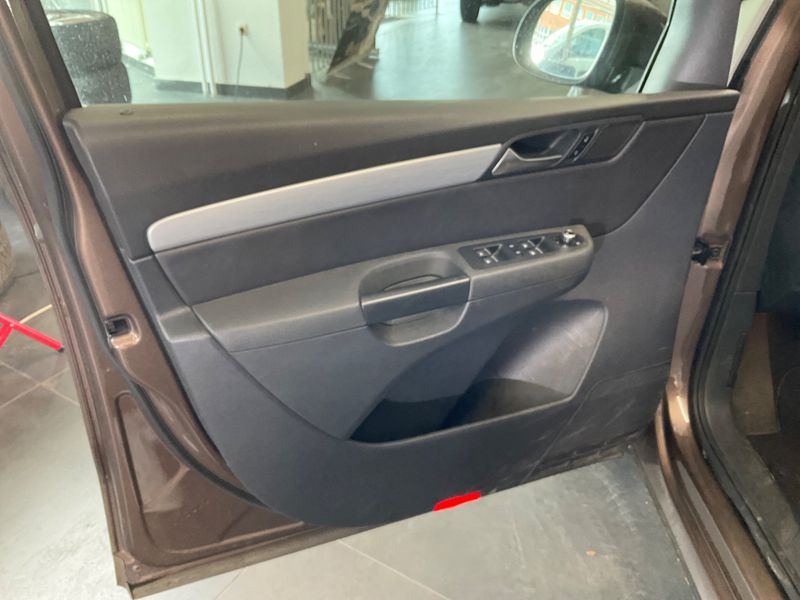 Volkswagen Sharan 2.0 TDI Highline BlueMotion Tech 2011 – снимка 27