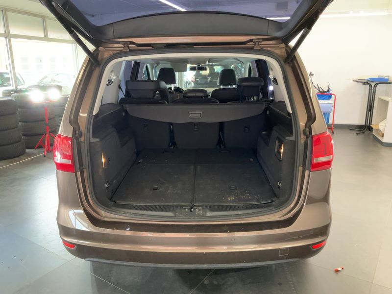 Volkswagen Sharan 2.0 TDI Highline BlueMotion Tech 2011 – снимка 16