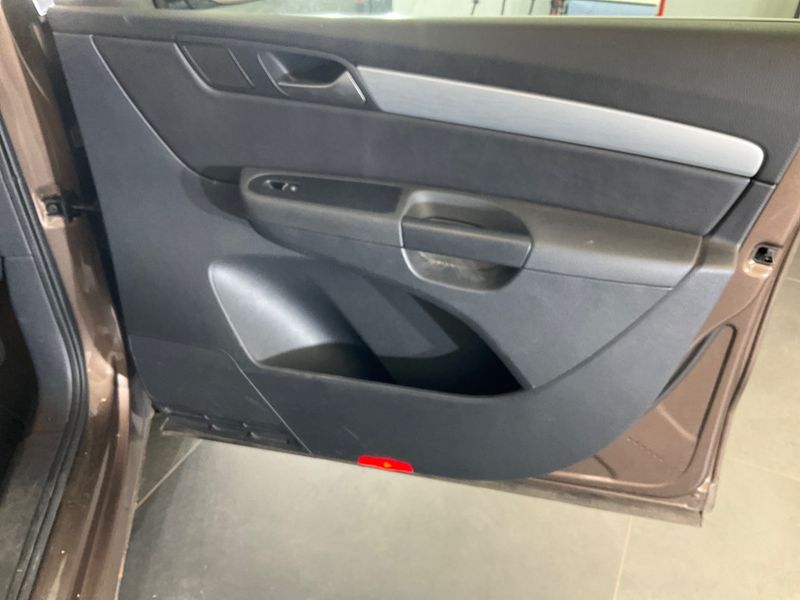 Volkswagen Sharan 2.0 TDI Highline BlueMotion Tech 2011 – снимка 23