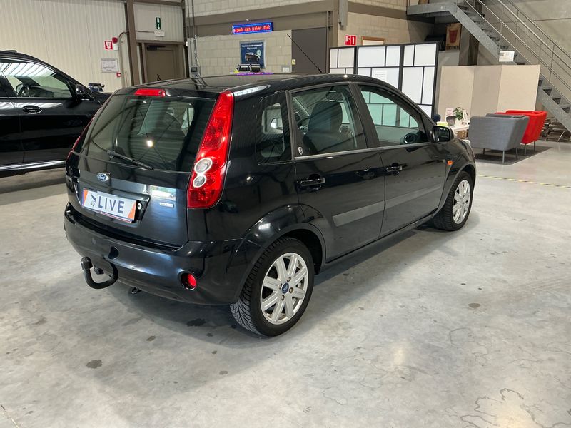 Ford Fiesta 1.6 TDCi Ghia 2008 – снимка 2