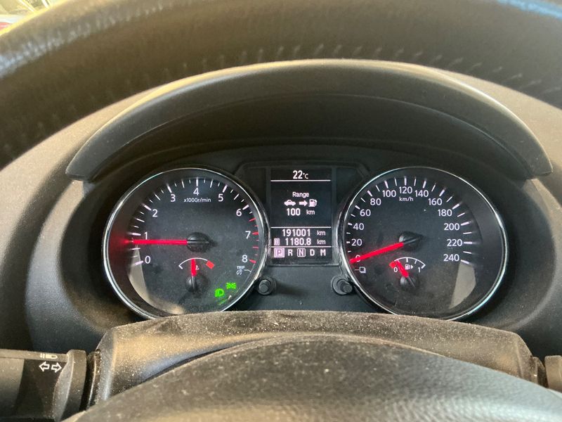Nissan Qashqai+2 2.0 Acenta 4x4 2011 – снимка 18