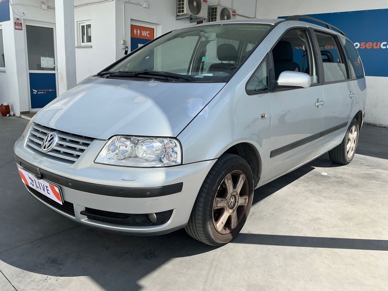 Volkswagen Sharan 1.9 TDI Highline 2002 – снимка 1