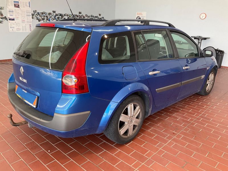 Renault Megane 2.0 Dynamique 2005 – снимка 2