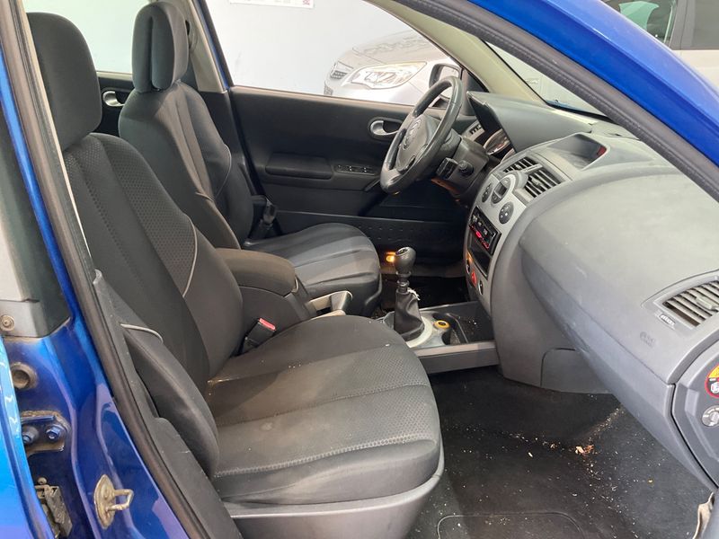 Renault Megane 2.0 Dynamique 2005 – снимка 3