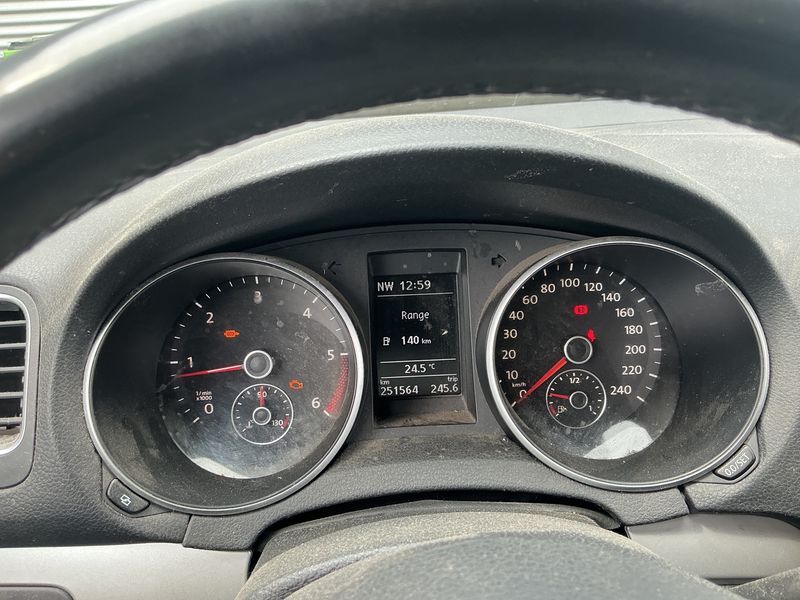 Volkswagen Golf VI 2.0 TDI Comfortline 2011 – снимка 4