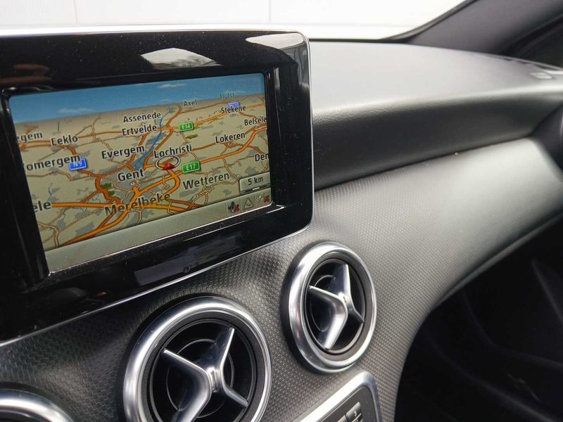 Mercedes-Benz A-Klasse A 180 BlueEfficiency Urban 2014 – снимка 13