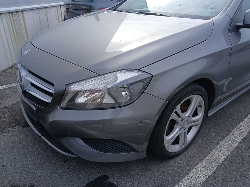 Mercedes-Benz A-Klasse A 180 BlueEfficiency Urban 2014 – снимка 2