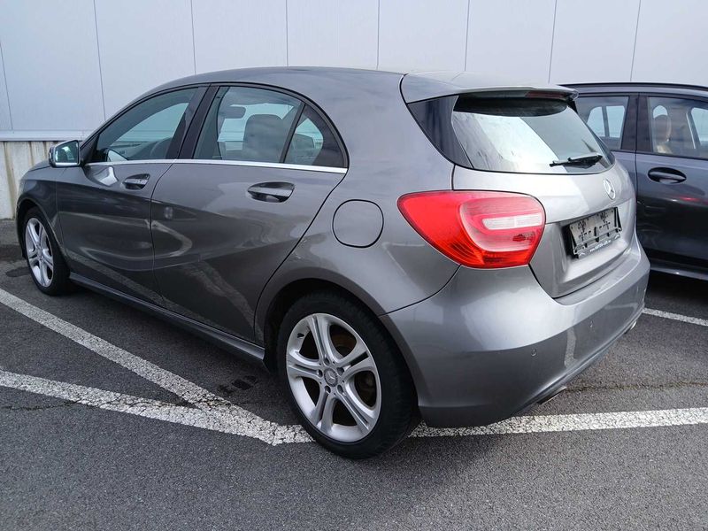 Mercedes-Benz A-Klasse A 180 BlueEfficiency Urban 2014 – снимка 3