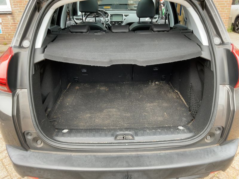 Peugeot 2008 1.2 PureTech Allure 2019 – снимка 15