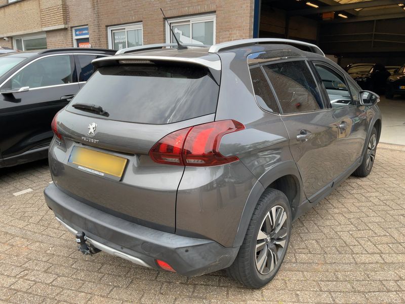 Peugeot 2008 1.2 PureTech Allure 2019 – снимка 8