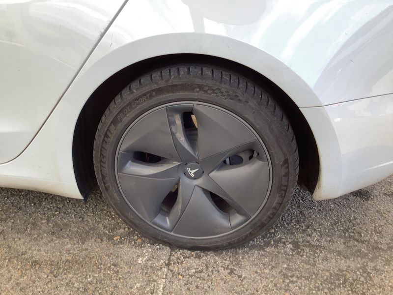 Tesla Model 3 Standard Range 2023 – снимка 5