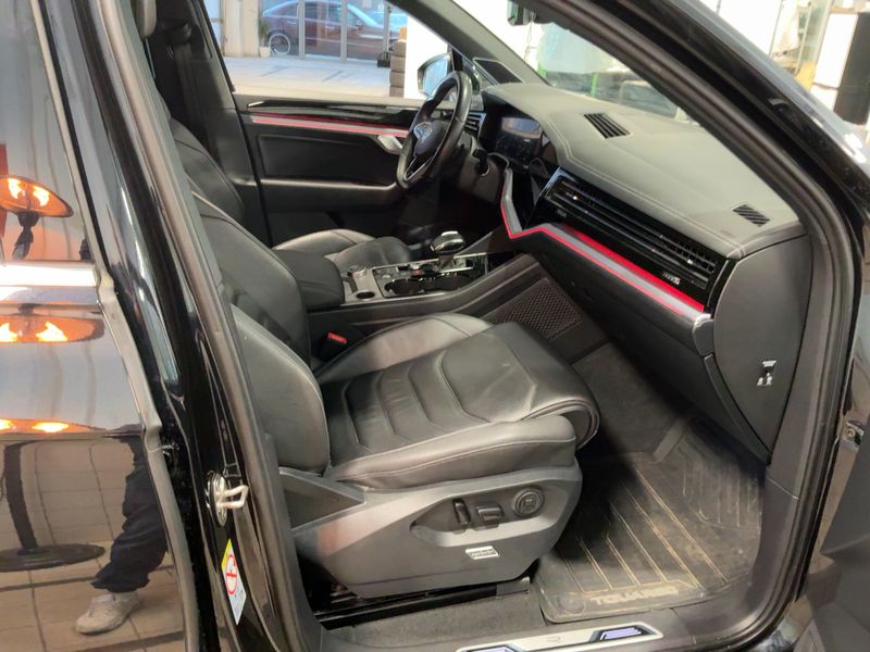 Volkswagen Touareg 3.0 TSI R-Line 4Motion 2022 – снимка 17