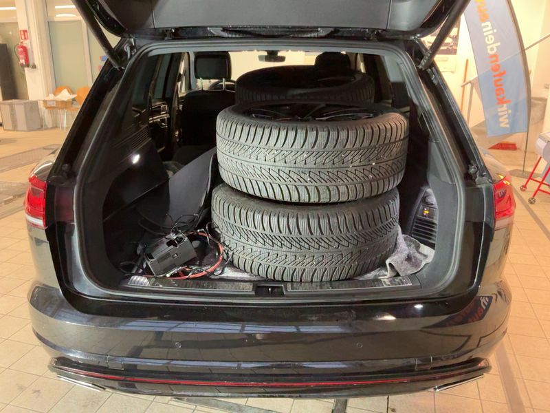 Volkswagen Touareg 3.0 TSI R-Line 4Motion 2022 – снимка 16