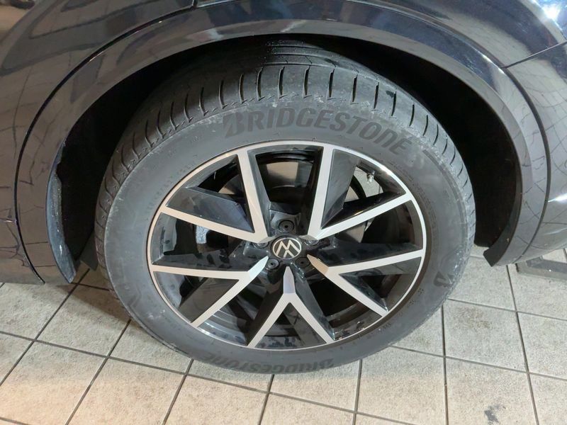 Volkswagen Touareg 3.0 TSI R-Line 4Motion 2022 – снимка 5