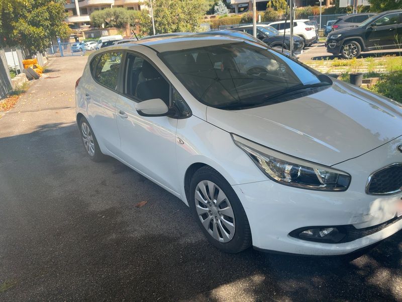 Kia cee'd 1.4 Active 2015 – снимка 12