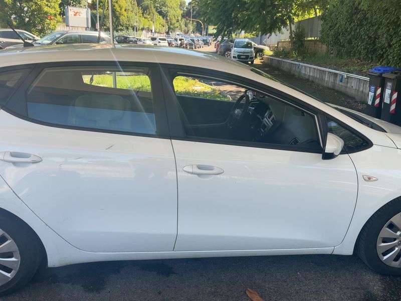 Kia cee'd 1.4 Active 2015 – снимка 10
