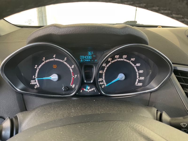Ford Fiesta 1.4 LPG Business 2014 – снимка 18