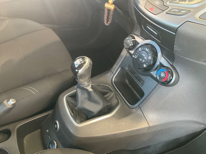 Ford Fiesta 1.4 LPG Business 2014 – снимка 24