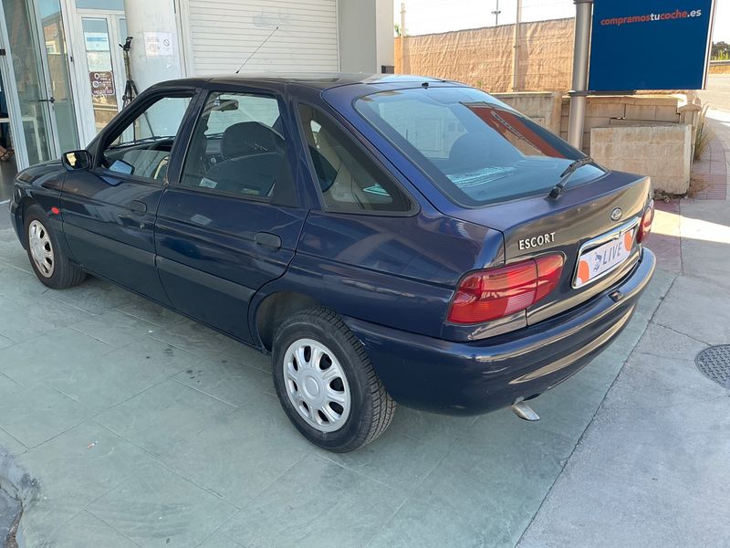 Ford Escort 1.8 Turbodiesel 1997 – снимка 2