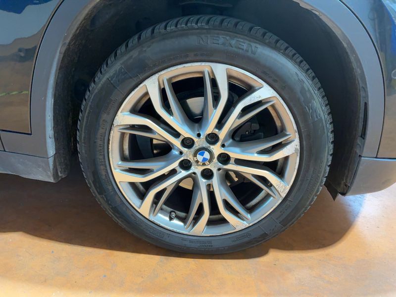 BMW X1 sDrive 16d xLine 2019 – снимка на щета 11