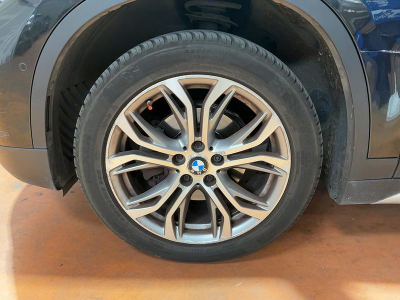 BMW X1 sDrive 16d xLine 2019 – снимка на щета 3