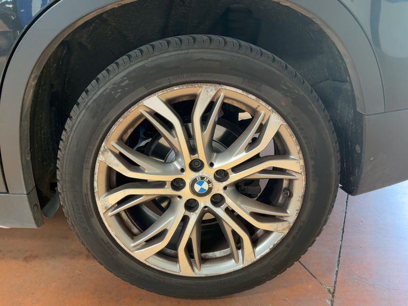 BMW X1 sDrive 16d xLine 2019 – снимка на щета 5