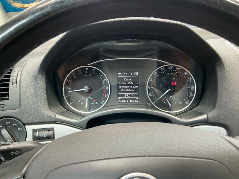 Skoda Octavia 1.6 TDI Ambition 2012 – снимка 4