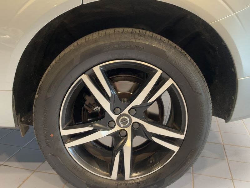 Volvo XC60 2.0 D5 R Design AWD 2018 – снимка 5