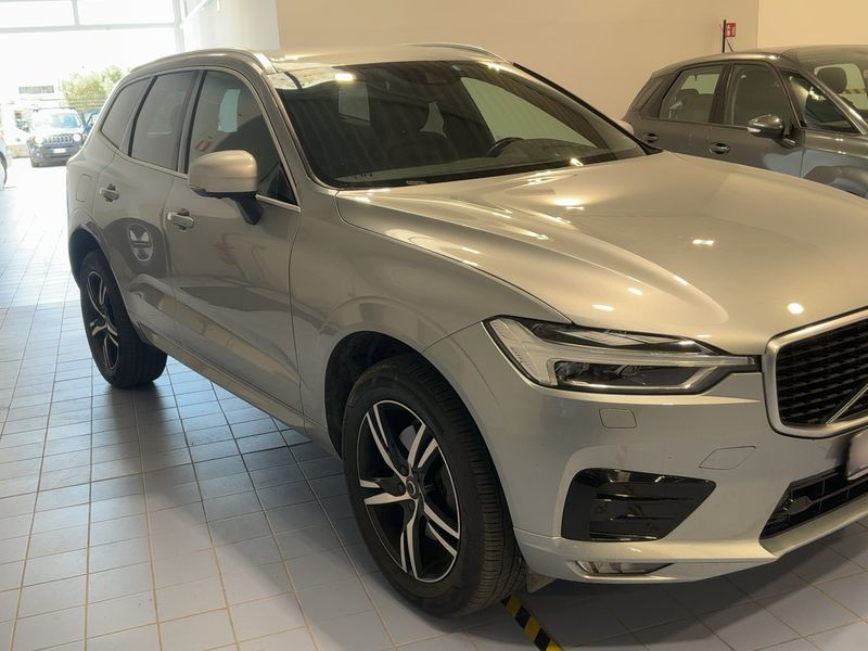 Volvo XC60 2.0 D5 R Design AWD 2018 – снимка 12