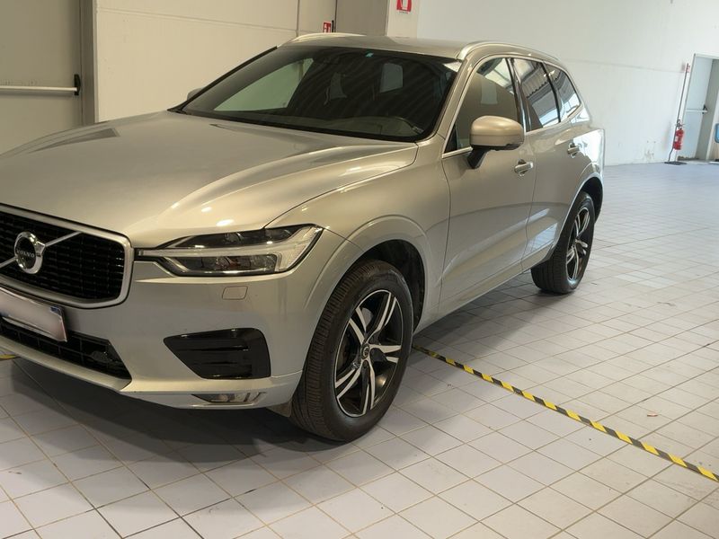 Volvo XC60 2.0 D5 R Design AWD 2018 – снимка 2