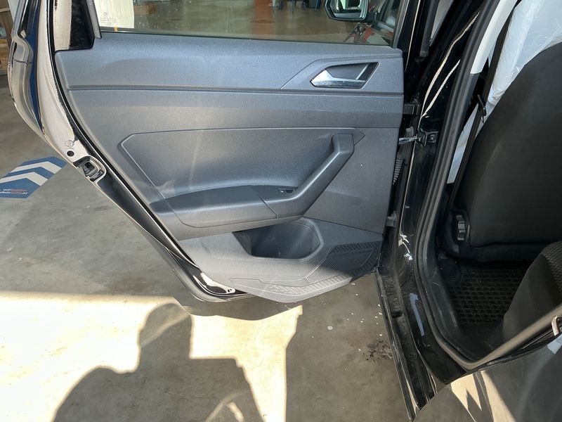 Volkswagen Polo 1.0 2019 – снимка 32