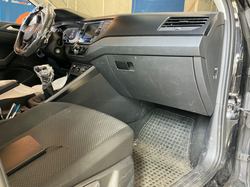 Volkswagen Polo 1.0 2019 – снимка 27