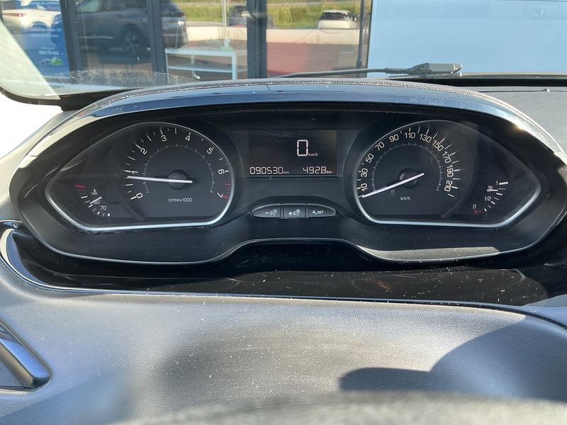 Peugeot 208 1.2 e-VTi Active 2017 – снимка 18